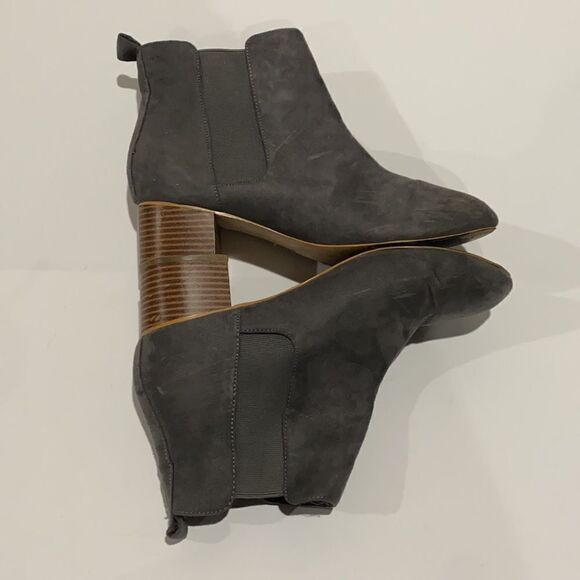 Ann Taylor LOFT Grey Suede Boots Booties - Picture 3 of 9
